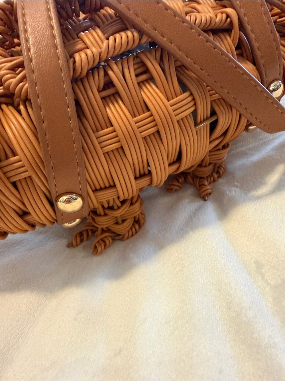 Tommy Bahama Woven Alligator Basket Crossbody in Cognac Brown - Picture 4 of 6